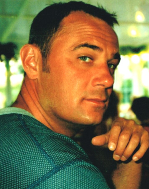 ANDY ON HOLS 002
