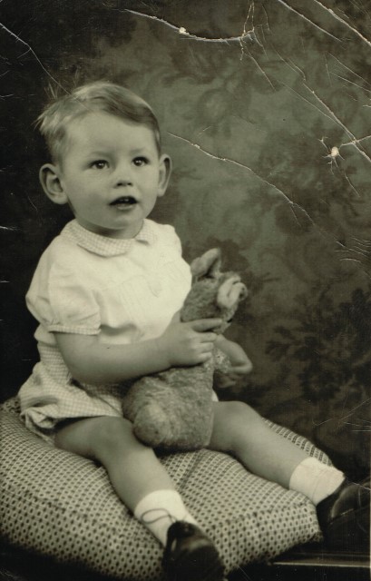 Michae l Hyde or Gavin Johnson Maybe 01
