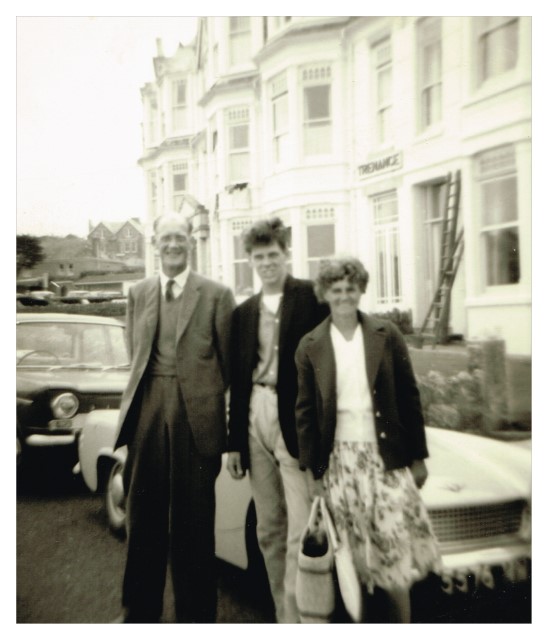 Vi Les and Francis
