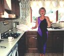 Mom_in_Lynnes_Leotard_1__.jpg