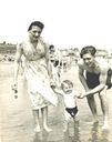 Filename=Steve_Michelin_Man_Harbutt_With_Proud_Parents.jpg
Filesize=72KiB
Dimensions=505x640
Date added=Jul 11, 2021 Steve_Michelin_Man_Harbutt_With_Proud_Parents.jpg