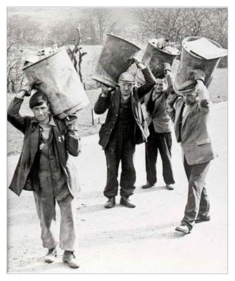 Dustbin Men
