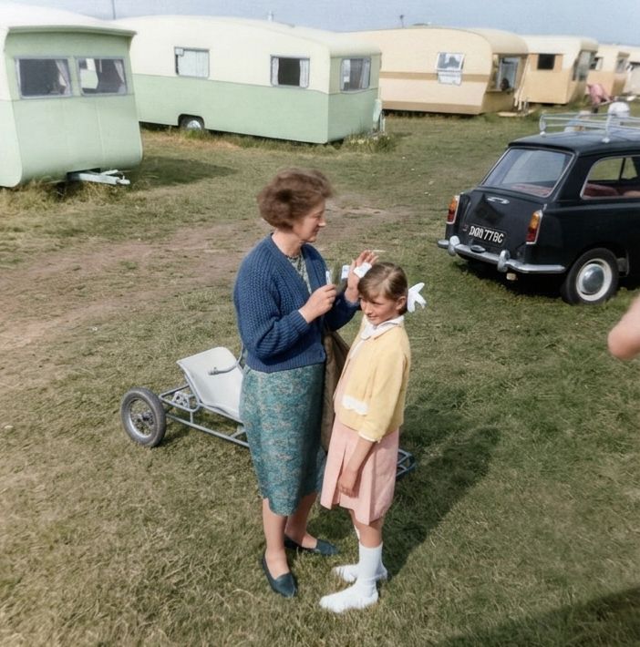 Aunty Elsie and Denise Bedford - Caravans
