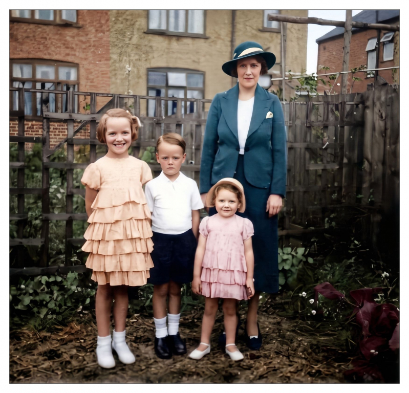 Audrey Phyllis Wilkins - Doris Ethel Roddis - Rita June Wilkins - Donald Francis Wilkins 1
