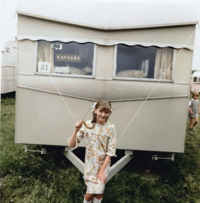 Denise Bedford - Caravan
