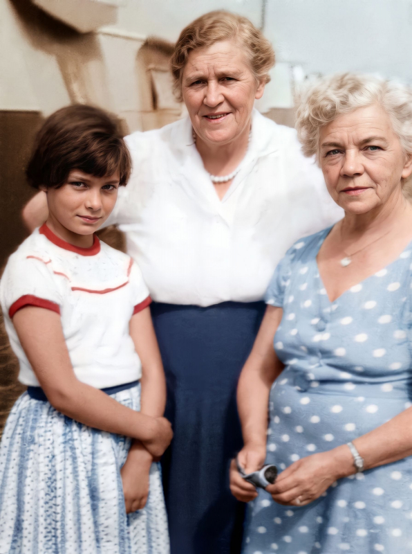Great Nan - Nans Side With Neighbours
