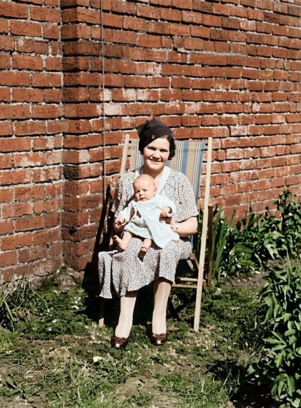 Mary Grosvenor and Baby - 01
