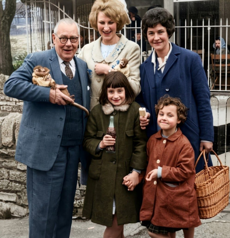 Reginald Lane - Sandra Field - Edna Lane - Lorraine Wilcox and Little Barbara Benson - 01
