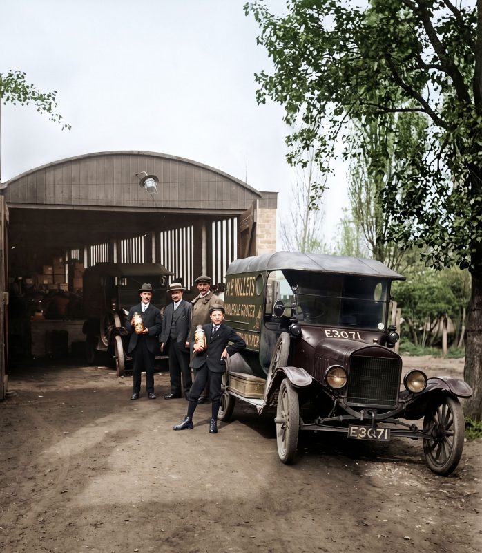Willetts Van Outside Warehouse - 0565
