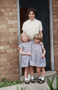 Kathy_Neale_and_Adams_Twins_Pearl_and_Hazel.jpg